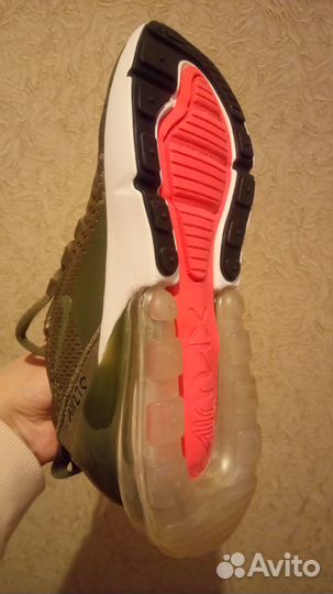 Продам кроссовки