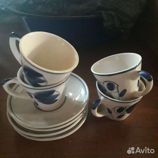 Чашка с блюдцами гжель