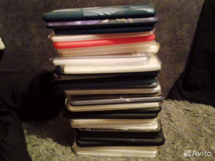 Чехлы для телефонов, новые