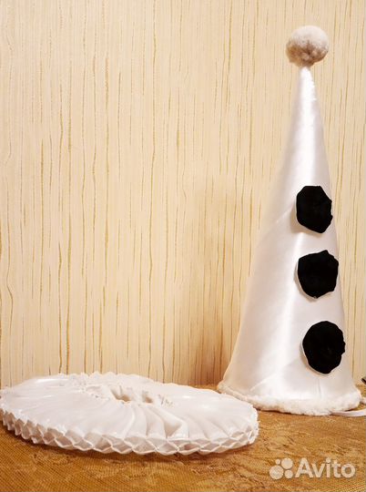 Колпак и воротник пьеро