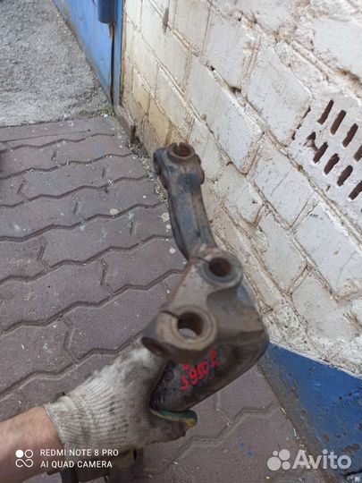 Ауди А4 (В5) Пассат В5 Кулак правый 8D0 407 258S