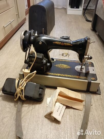 Машинка швейная 2М-35 СССР 1988 г. Рабочая