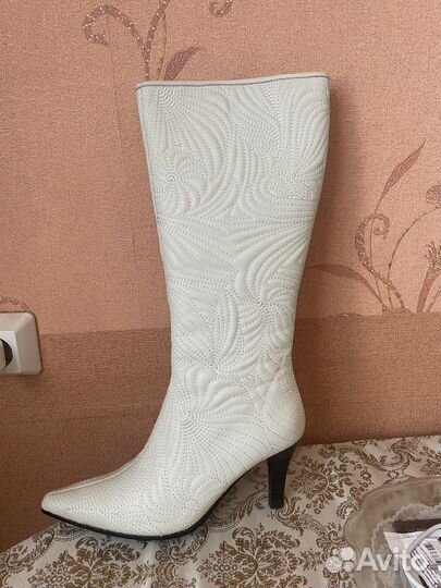 Сапоги белые