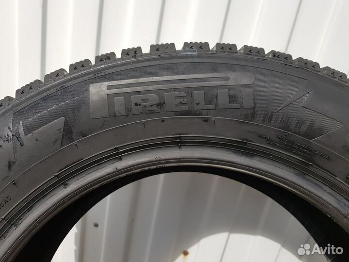 Pirelli Ice Zero 215/65 R17 103T