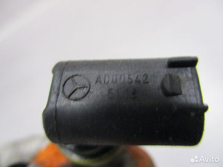 Датчик температуры двигателя Mercedes-Benz E-Class