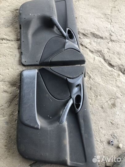 Передние дверные карты Ford Focus 1