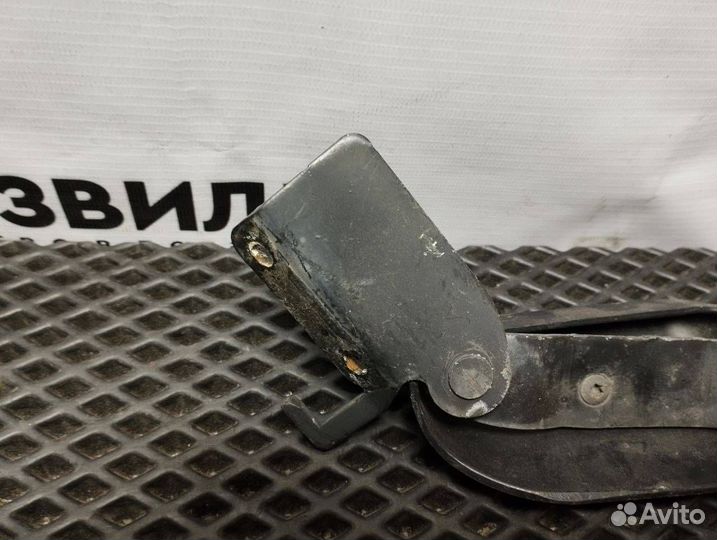 Петля капота правая Scania 5-series 1451528
