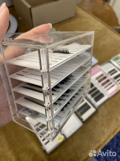 Для наращивания ресниц материалы