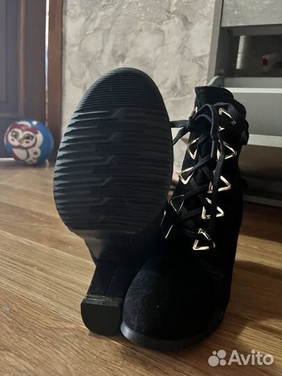 Сапоги зимние на каблуке