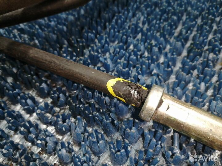 Трос стояночного тормоза Toyota Wish