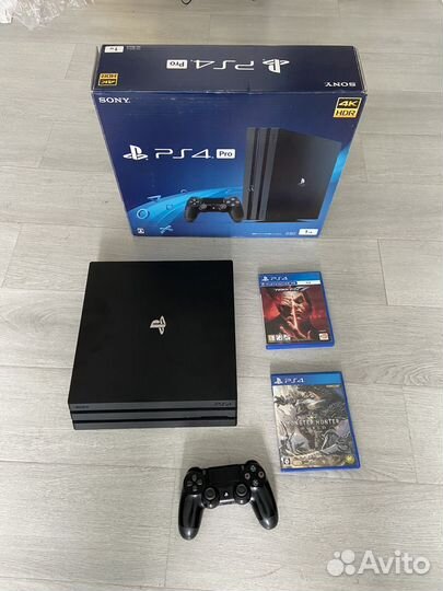 Sony PS4 pro 1tb. 1 геймпад и 2 диска
