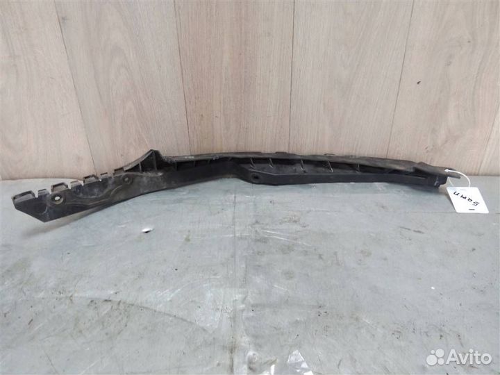 Кронштейн переднего бампера левый от Skoda Octavi