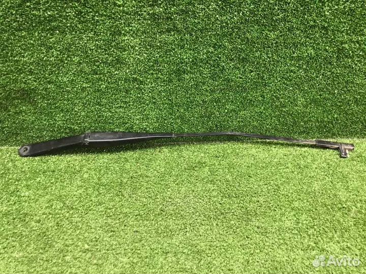 Поводок стеклоочистителя передний правый Ford