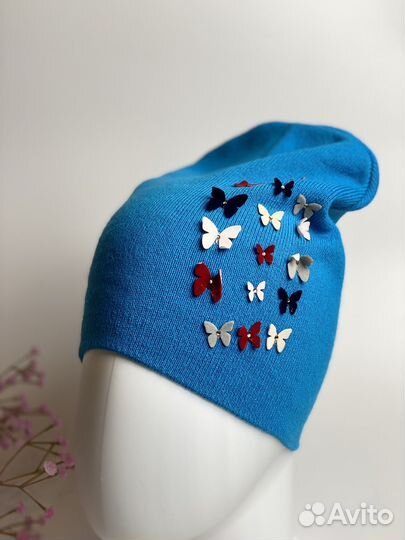 Шапка голубая для девочки на весну