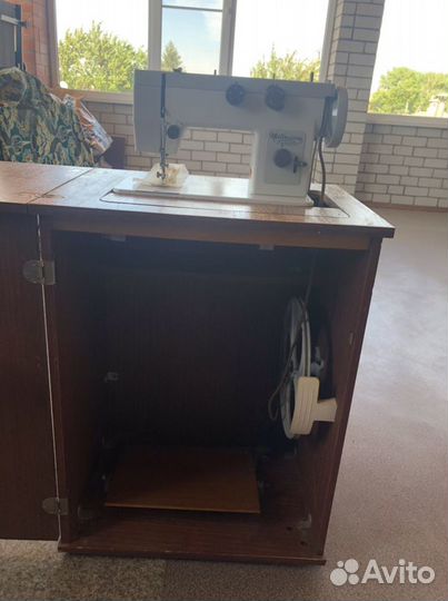 Швейная машинка