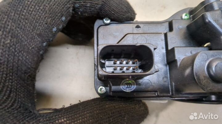 Замок двери левый задний Tesla Model S