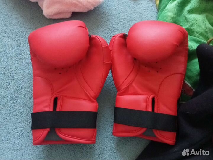 Боксерские перчатки