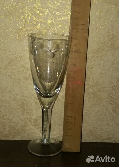 Бокалы, рюмки, стопки