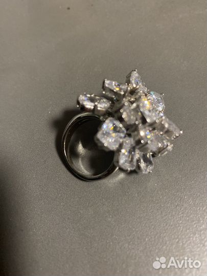 Кольцо со стразами