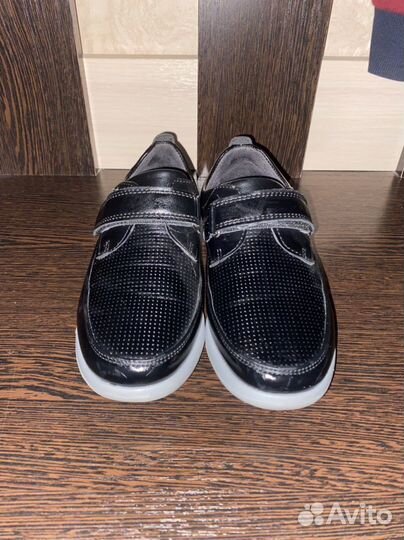 Школьная обувь