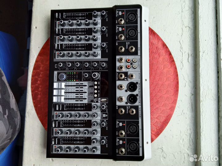 Микшерный пульт