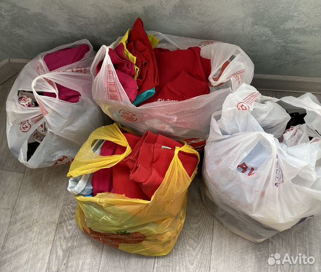 Одежда для девочки пакетом 128-140