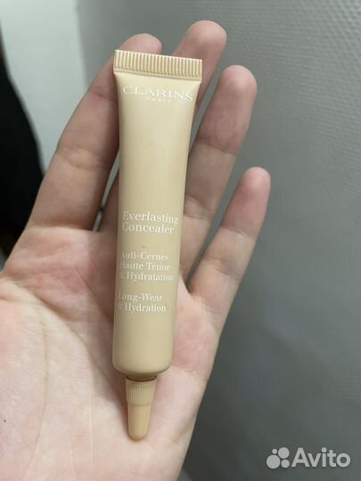 Консилер clarins