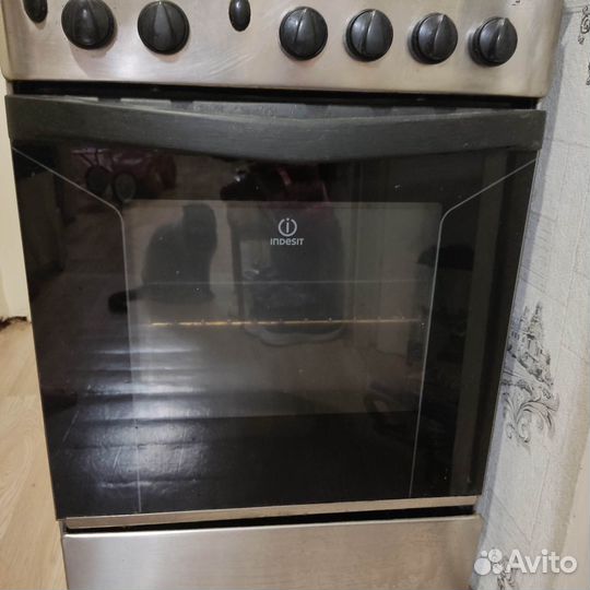 Продам газовую плиту бу