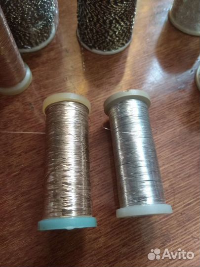 Нитки швейные с люрексом