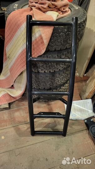 Лесница на дверь багажника Нива Шевролет и Тревел