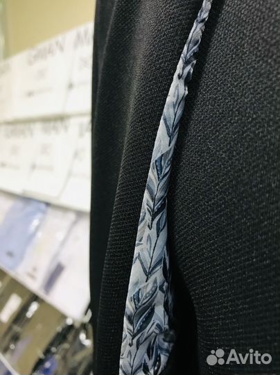 Мужской костюм черный не мнущийся