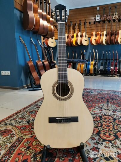 Гитара 3/4 классическая Veston
