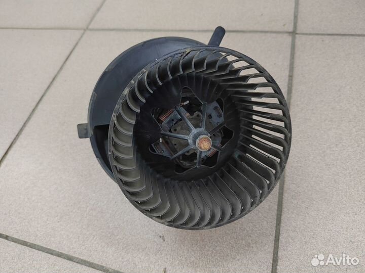 Вентилятор отопителя Skoda VW 1K1819015E