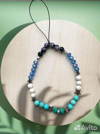 Подвеска для телефона с натуральными камнями