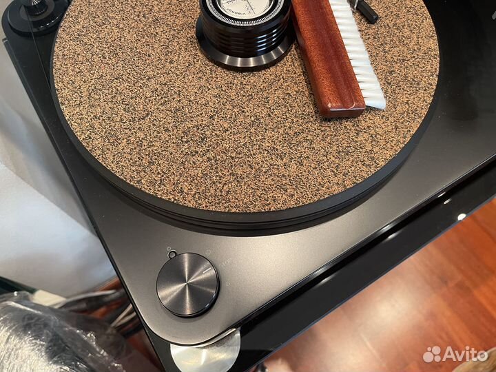 Виниловый проигрыватель Audio-Technica LP7