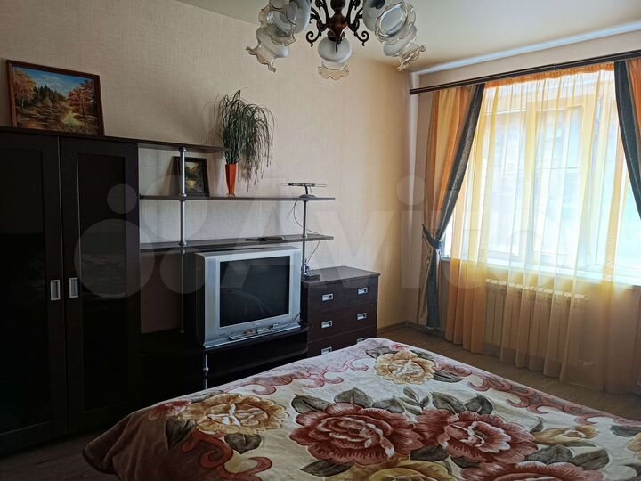 1-к. квартира, 42 м², 2/10 эт.