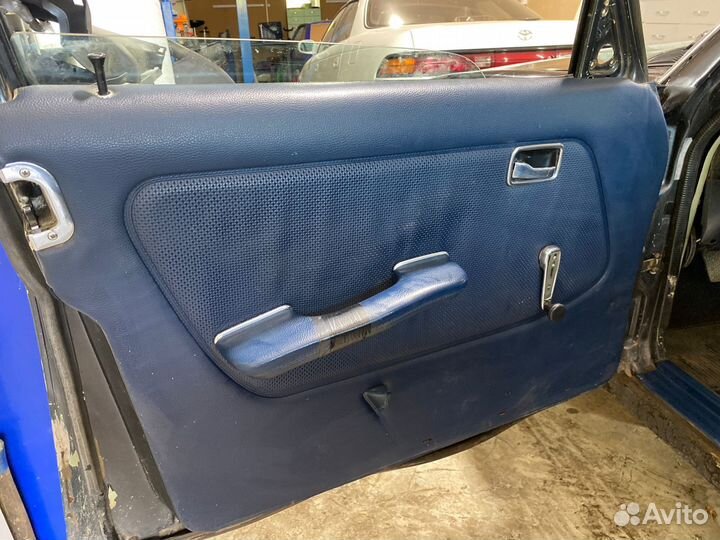 Дверные обшивки Mercedes W123