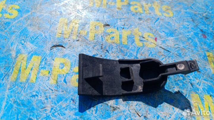 Крепление радиатора Mazda Demio DY3W DY5W 2006