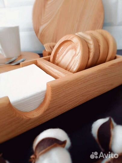 Деревянная салфетница