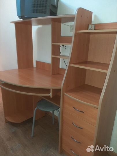 Компьютерный стол