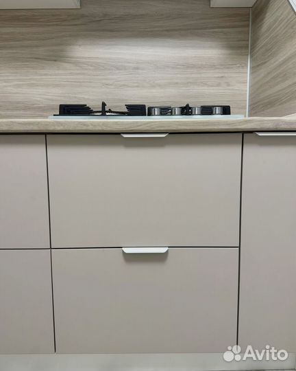 Красивый гарнитур для кухни