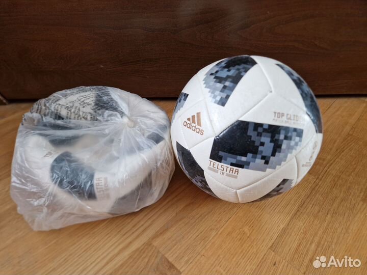 Футбольный мяч adidas telstar fifa 2018