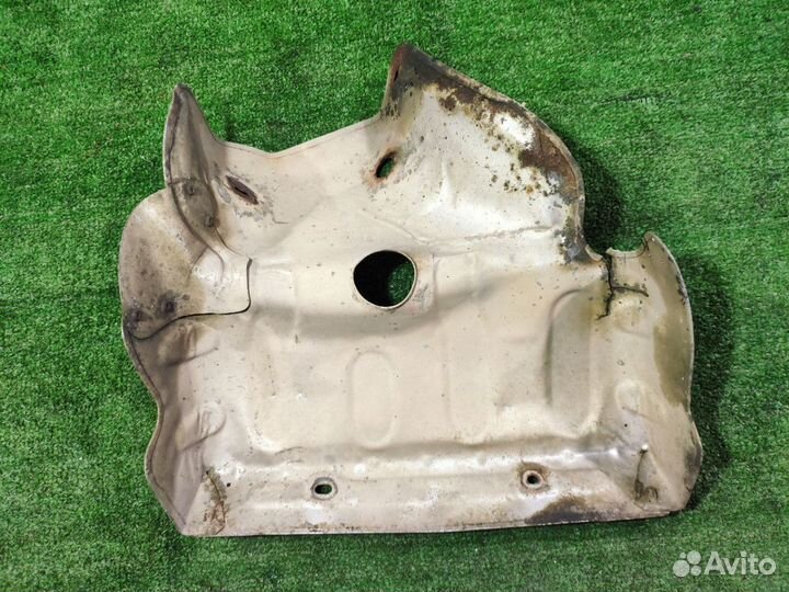 Экран коллектора тепловой Ford Focus 3 1.6