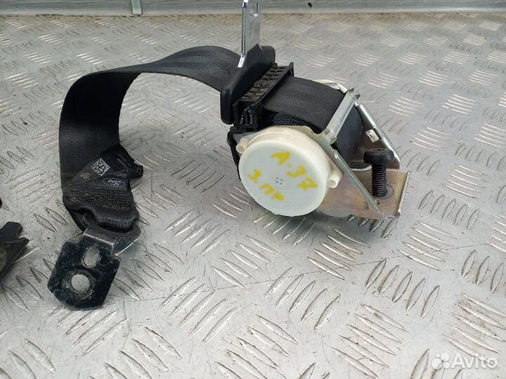 Ремень безопасности задний Ford Focus 3 1.6 pnda