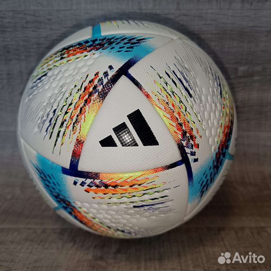 Новый Adidas футбольный мяч
