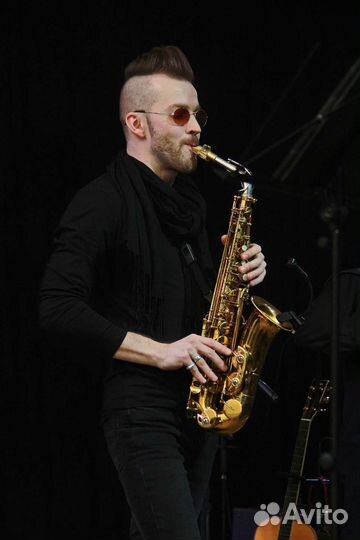 Саксофонист