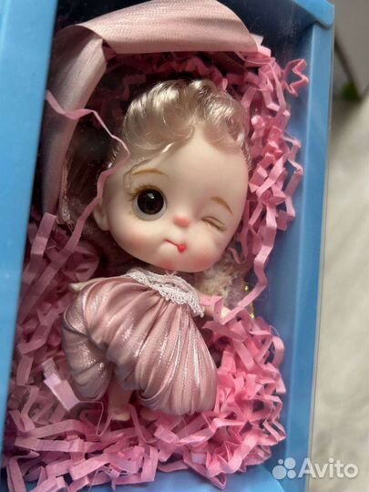 Новая миниатюрная кукла на шарнирах,подмигивающая