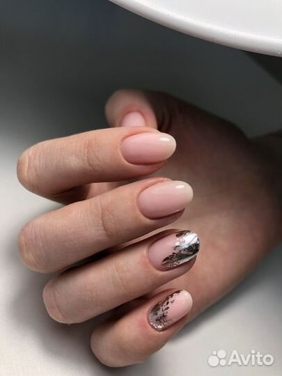 Маникюр гель-лак