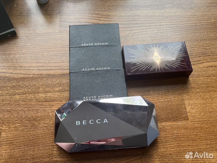 Палетки для лица LUX