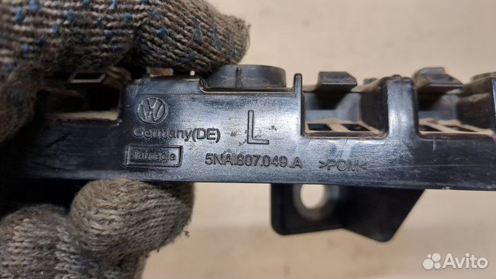 Кронштейн бампера левый передний Volkswagen Tiguan